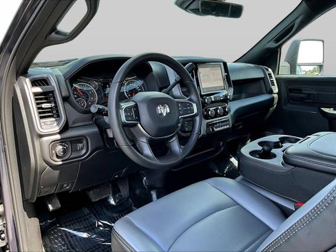 Used 2026 RAM 2500 Tradesman w/ Chrome Appearance Group AWD/4WD image 19