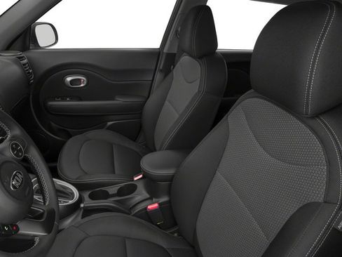Used 2018 Kia Soul + FWD image 12