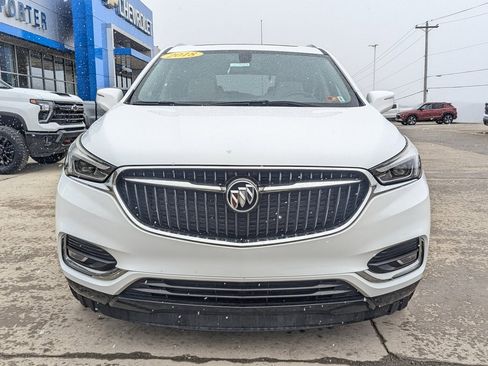 Used 2018 Buick Enclave Essence image 11