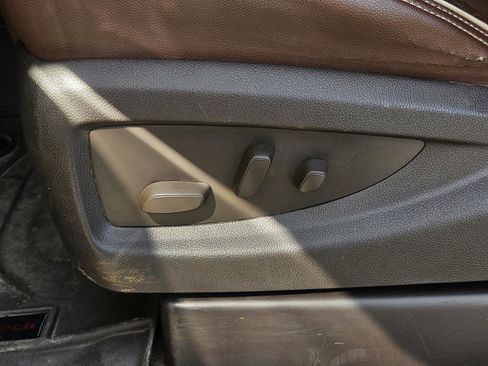 Used 2018 Chevrolet Silverado 2500 High Country w/ Duramax Plus Package image 27