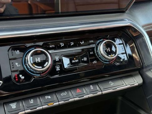 Certified 2024 GMC Sierra 3500 Denali Ultimate image 27