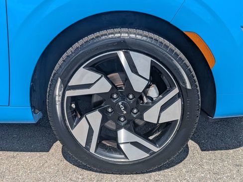 Certified 2023 Kia Soul GT-Line FWD image 11