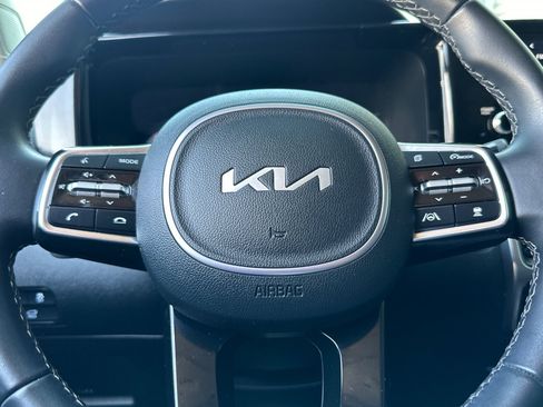 Used 2024 Kia Sorento EX AWD/4WD image 26