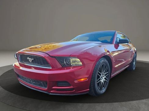 Used 2013 Ford Mustang Coupe image 1