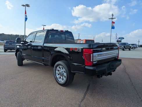 Used 2022 Ford F250 Platinum w/ FX4 Off-Road Package image 6