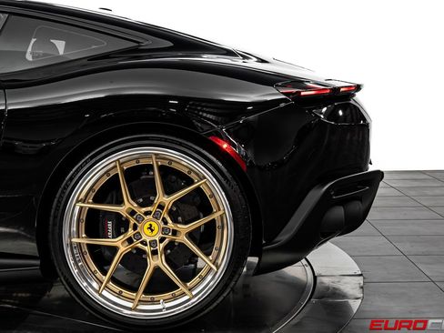 Used 2022 Ferrari Roma RWD image 15