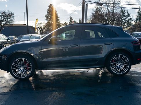 Used 2018 Porsche Macan Turbo AWD/4WD image 14
