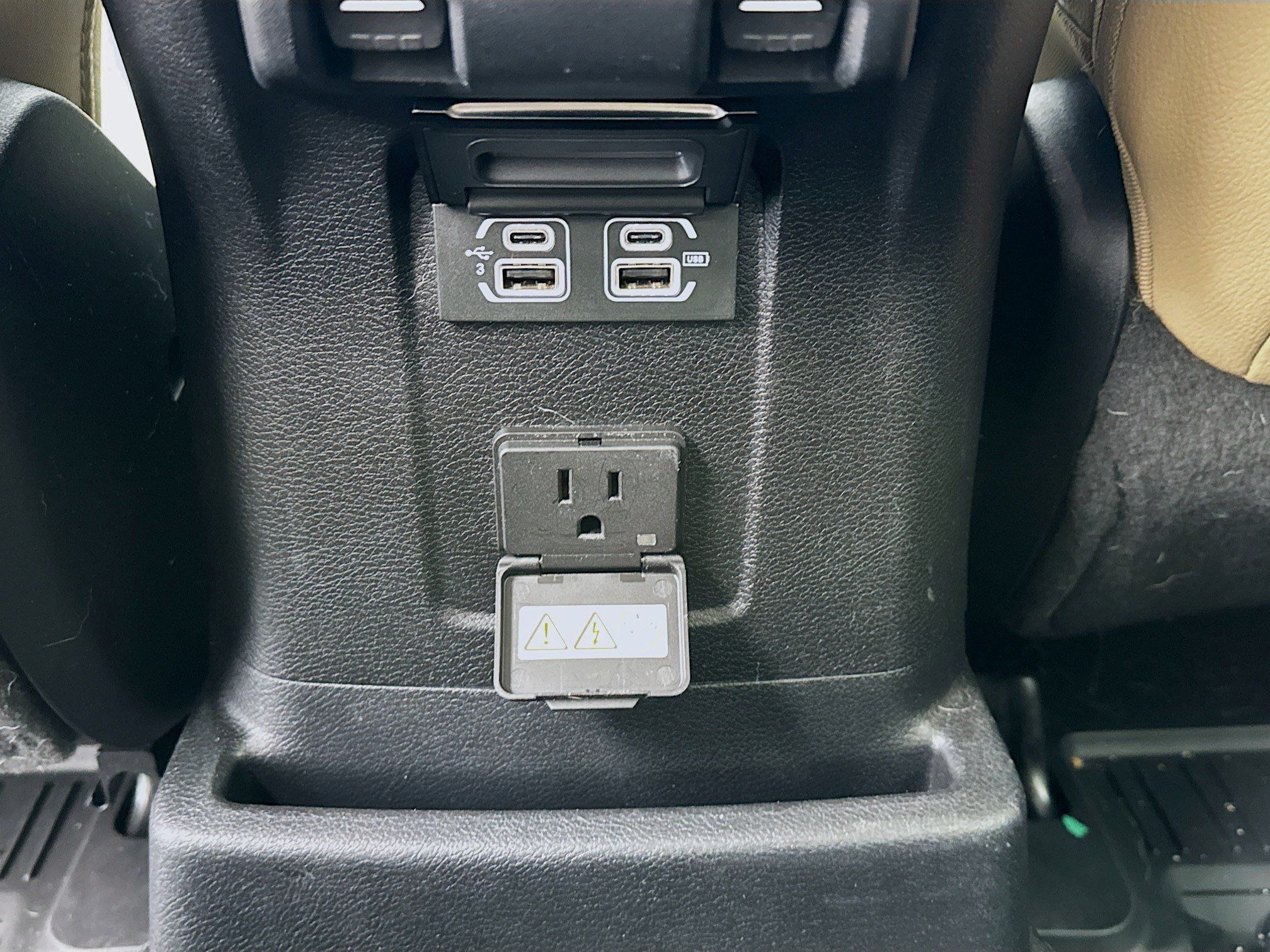 Used 2018 Jeep Wrangler Unlimited Sahara w/ Dual Top Group AWD/4WD image 16