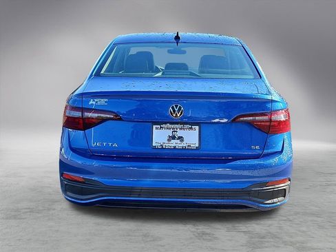 Used 2024 Volkswagen Jetta SE image 6