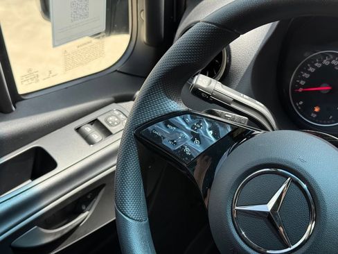 Used 2025 Mercedes-Benz Sprinter 2500 image 17