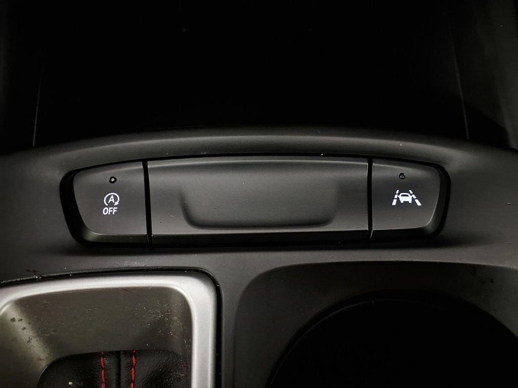Used 2024 Chevrolet Trax RS FWD image 21