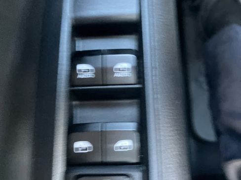 Used 2025 Jeep Compass Trailhawk AWD/4WD image 12