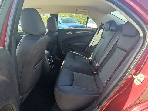 Used 2022 Chrysler 300 Touring w/ Sport Appearance Package image 12