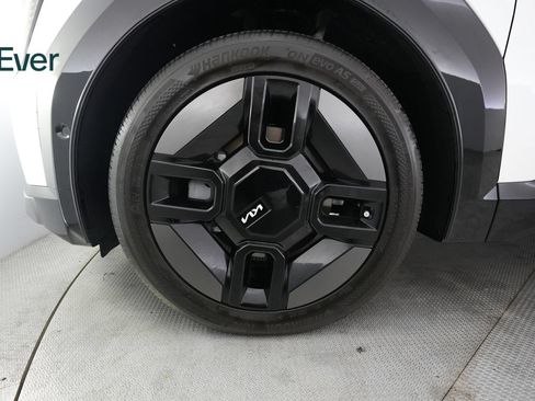 Used 2024 Kia EV9 GT-Line AWD/4WD image 19