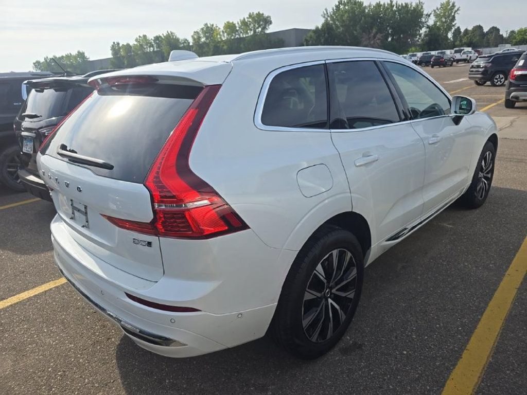 Used 2023 Volvo XC60 B5 Plus AWD/4WD image 2