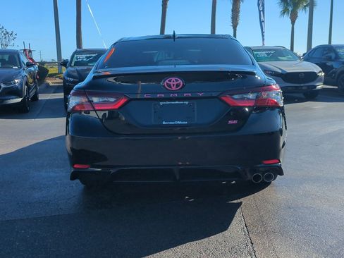 Used 2024 Toyota Camry SE image 5