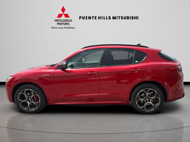 Used 2023 Alfa Romeo Stelvio Veloce AWD/4WD image 8