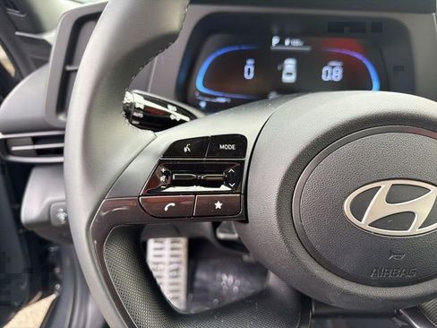 Used 2025 Hyundai Elantra Sport image 19