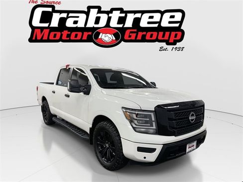 Certified 2023 Nissan Titan SV w/ SV Convenience Package image 1