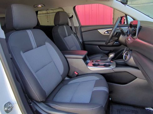 Used 2025 Chevrolet Blazer LT FWD image 26