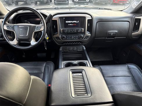 Used 2018 GMC Sierra 1500 Denali w/ Denali Ultimate Package image 9