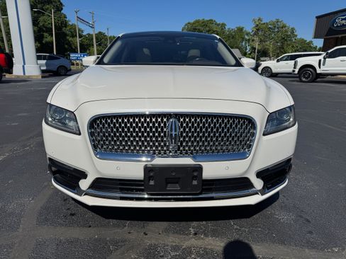 Used 2018 Lincoln Continental Reserve AWD/4WD image 2