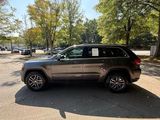 Used 2018 Jeep Grand Cherokee Laredo image 3