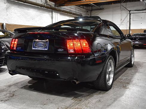 Used 2001 Ford Mustang GT RWD image 5