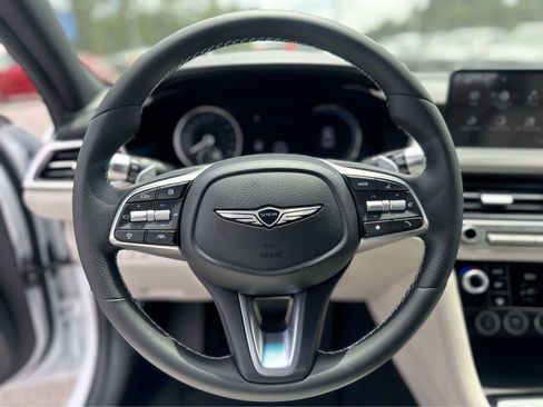 New 2025 Genesis G70 2.5T image 12