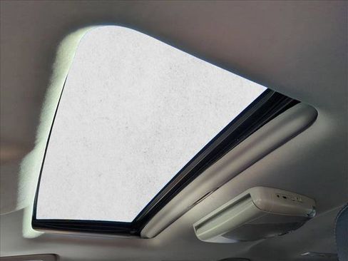 Used 2017 Toyota Highlander SE image 11