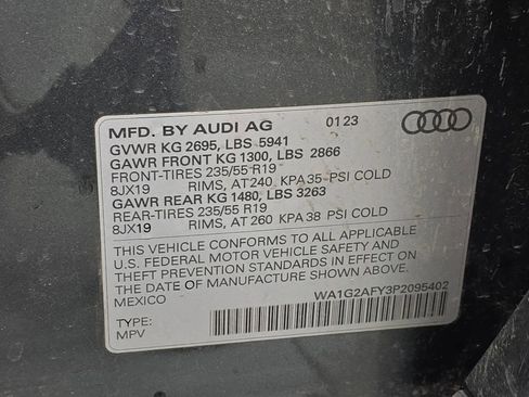 Used 2023 Audi Q5 e Premium w/ Convenience Package image 33