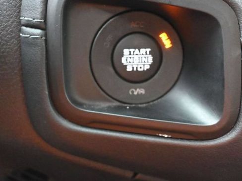 Used 2025 Jeep Wrangler Unlimited Sahara AWD/4WD image 24