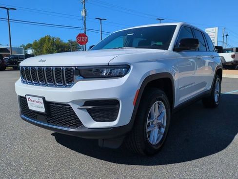 New 2025 Jeep Grand Cherokee Laredo X w/ Luxury Tech Group I image 8