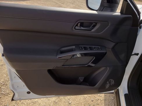 New 2026 Nissan Pathfinder SV image 15