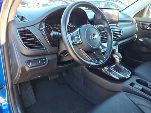 Used 2021 Kia Seltos SX w/ SX Sunroof Package image 10