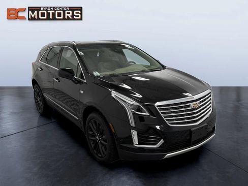 Used 2018 Cadillac XT5 Platinum w/ Driver Assist Package AWD/4WD image 7