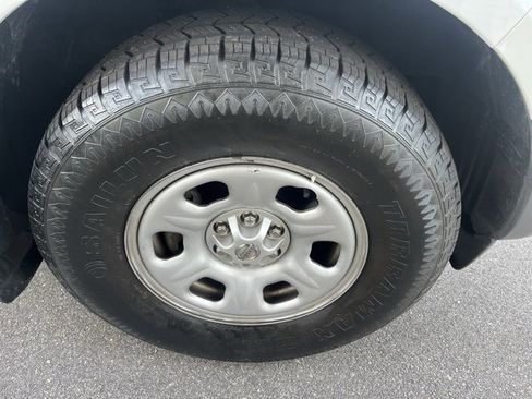 Used 2020 Nissan Frontier S image 28