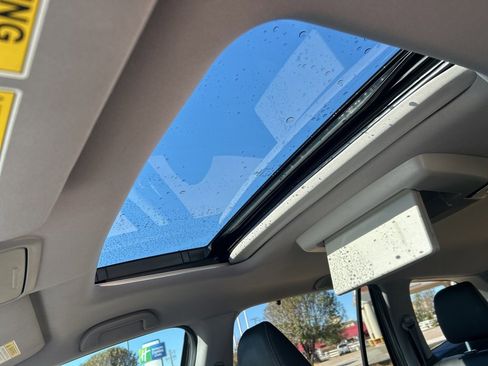 Used 2021 Honda Pilot Touring image 19