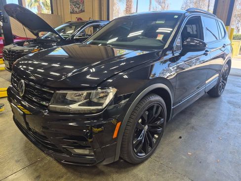 Used 2021 Volkswagen Tiguan SE R-Line FWD image 2