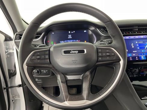 Used 2023 Jeep Grand Cherokee Limited AWD/4WD image 20