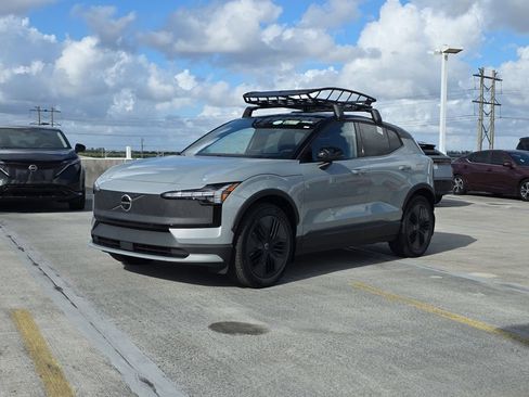 New 2026 Volvo EX30 Cross Country Ultra w/ Protection Package Premier AWD/4WD image 3