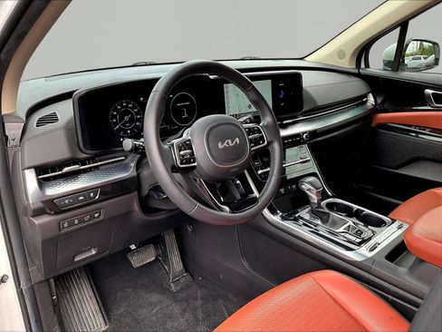 Used 2024 Kia Carnival SX Prestige FWD image 17