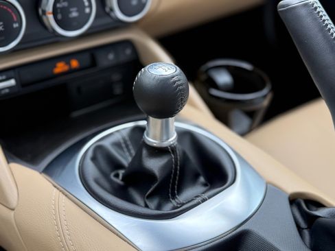 Used 2025 MAZDA MX-5 Miata RF Grand Touring RWD image 32