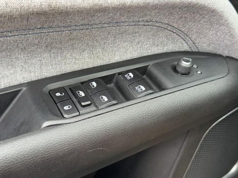 Used 2024 Jeep Compass Latitude AWD/4WD image 23
