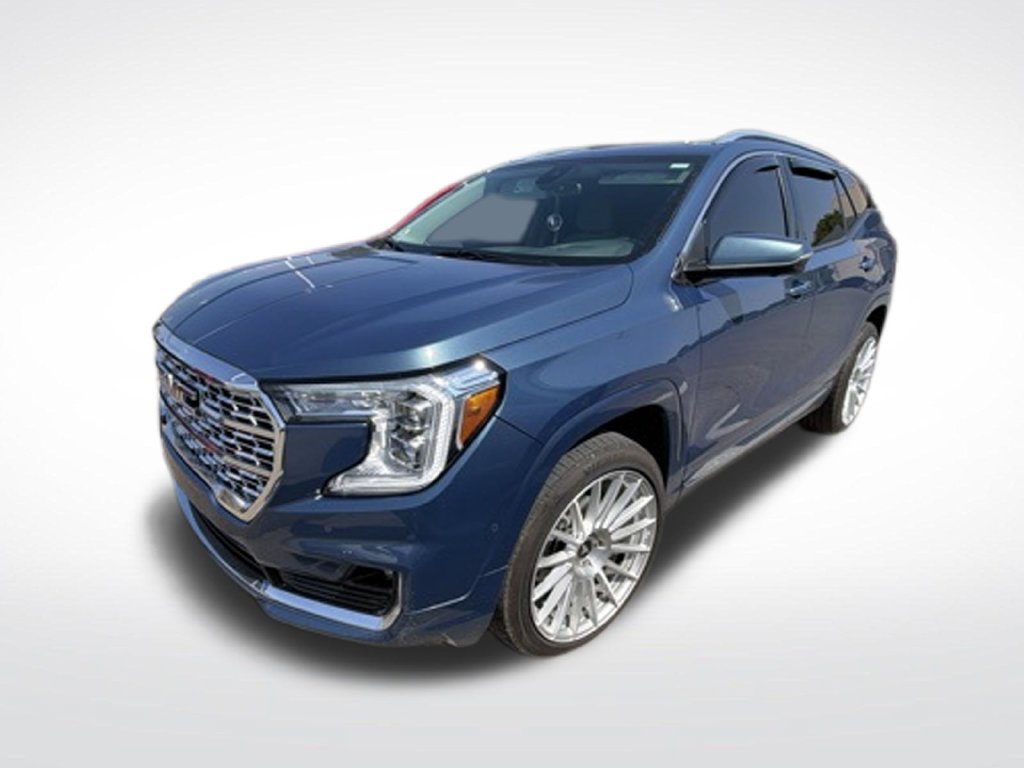 Used 2024 GMC Terrain Denali w/ Denali Premium Package AWD/4WD image 2