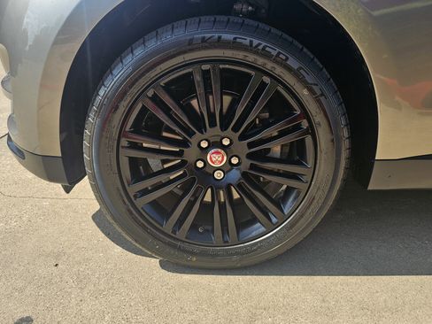 Used 2018 Jaguar F-PACE Portfolio image 14