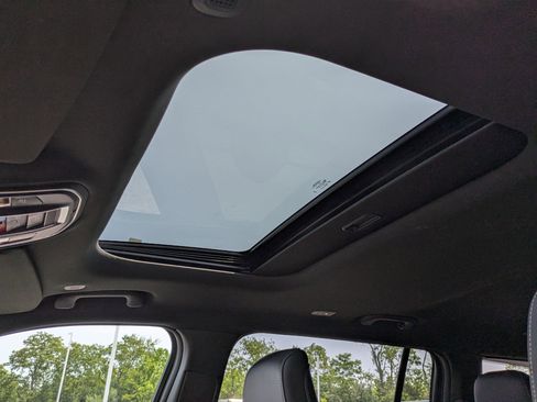 New 2025 Jeep Grand Cherokee L Altitude image 11