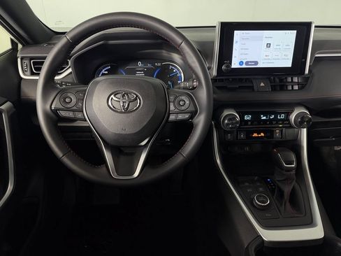 Used 2025 Toyota RAV4 SE AWD/4WD image 13