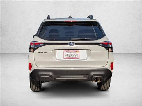 Used 2025 Subaru Forester AWD/4WD image 7