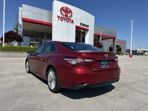 Certified 2020 Toyota Camry XLE w/ Navigation Package image 7